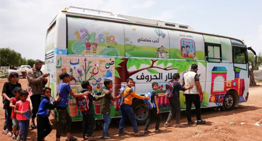 بعد, الزلزال.., حافلات, متنقلة, لتعليم, الأطفال, شمال, سوريا