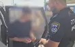 اعتقال شاب بشبهة تعذيب قطة وضربها بالأرض عدة...