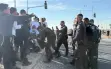 سائقة من قلنسوة تسلّم نفسها للشرطة بعد دهس...