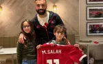 أبناء تامر حسني يجتمعون مع محمد صلاح