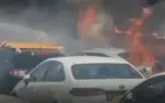 بالفيديو:احتراق عدد من المركبات لمسافرين عرب قرب...