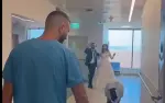 شاهدوا .. عروسان يحتفلان بزفافهما داخل مستشفى...