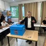 رئيس القائمة المشتركة جبارين يدلي بصوته ويؤكد لوازكام : دقت ساعة الحسم