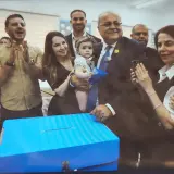 فيديو - الطيبي رئيس كتلة القائمة المشتركة يدلي بصوته برفقة افراد عائلته 