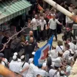 فيديو- اعتداءات لمستوطنين على الأهالي والمصلين قرب المسجد الأقصى في القدس