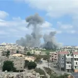 مقتل 9 أشخاص وإصابة نحو 30 آخرين في قصف إسرائيلي جنوب لبنان