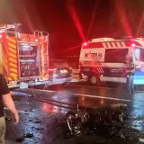مصرع شاب من قلنسوة وإصابة آخرين في حادث طرق مروع بين سيارة ودراجة نارية