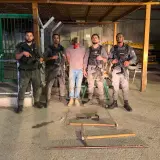 فيديو - اعتقال شاب حاول حفر نفق قرب السياج الفاصل في قلنديا قضاء القدس