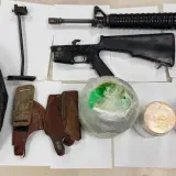 كفر كنا: ضبط مسدس مُصنّع وسلاح M16 وذخيرة واعتقال شابين بشبهة حيازتها