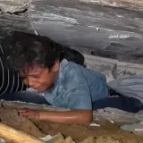 غزة: 8 ضحايا وإنقاذ 13 مصابا بعد انهيار مبنى على سكانه