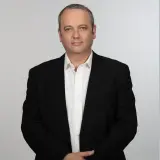 النائب جلعاد كَريڤ عن حزب الديمُقراطيين خلال مناقشة طلب شطب حزب عوتسما يهوديت: 