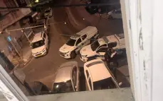 شاهدوا: الشرطة تقتحم مقر الجبهة والمشتركة بام الفحم وتصادر الاعلام الفلسطينية