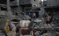 سكان غزة يترقبون الانتخابات أملا في الإطاحة بنتنياهو وسط استمرار الغارات
