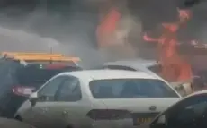 بالفيديو:احتراق عدد من المركبات لمسافرين عرب قرب معبر نهر الأردن 