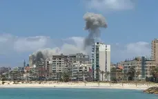 إسرائيل تشن غارة على مدينة صور اللبنانية بعد تحذير السكان