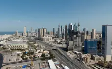 الكويت تندد بالهجوم "الإيراني" على محطة كهرباء وتقطير مياه