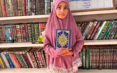 بعمر 10 سنوات: الطالبة بيان أبو وادي من فرقان كسيفة تُتم حفظ القرآن الكريم كاملًا