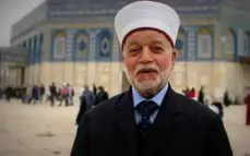 تجديد إبعاد مفتي القدس الشيخ محمد حسين عن المسجد الأقصى لمدة 6 أشهر