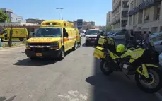 مقتل فتى 17 عامًا دهسًا وإصابة سائق بإطلاق نار في الخضيرة