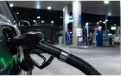 منتصف هذه الليلة : لتر البنزين ينخفض إلى 7.77 شيكل 