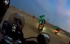 شاهدوا - الشرطة تطارد موكب دراجات نارية يرفع رايات خضراء في النقب