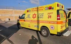إصابة 3 أشخاص إثر حادث عنف قرب حاجز قلنديا شمال القدس.. أحدهم بحالة خطيرة 