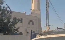 الشرطة تحرّر مخالفة بحق مسجد في تل السبع بسبب ارتفاع صوت الأذان