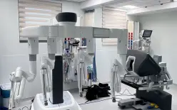الروبوت الجراحي العالمي «دا فينشي» يصل إلى مستشفى العائلة المقدسة.