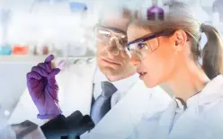 بوابة للعلاجات المبتكرة: الحكومة تقر خطة لتعزيز الأبحاث والتجارب السريرية