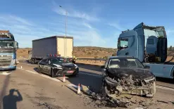 إصابة امرأة بجراح خطيرة وشاب بجراح متوسطة بحادث طرق على شارع 35