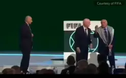 هذا ما فعله جبريل رجوب  بباسم الشيخ سليمان نائب رئيس الأتحاد الاسرائيلي