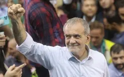 بزشكيان: أمريكا وإسرائيل تستهدفان إسقاط النظام.. والشعب الإيراني أحبط المخطط...