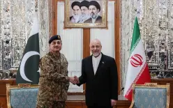 رئيس أركان الجيش الباكستاني يصل إلى طهران
