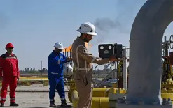 النفط يتراجع بأكثر من 4% مع ترقب اتفاق أميركي إيراني