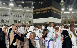 حجاج بيت الله يختتمون مناسكهم بطواف الوداع