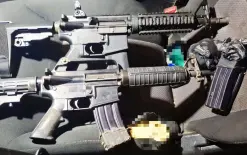 شاهدوا - إعتقال مسلح ببندقيتين m16 ومسدس بعد إطلاق نار على بيت ومحل تجاري في سخنين 