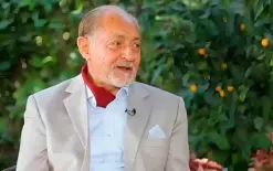 عبد العزيز مخيون يدخل المستشفى إثر وعكة صحية مفاجئة 