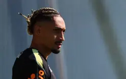 4 أضعاف الراتب.. الهلال والنصر يقدمان عرضا جنونيا لرافينيا  