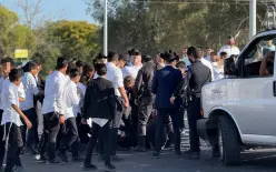 بالفيديو احتجاجات واسعة للحرديم وإغلاق شارع رقم 1 وسط فوضى واشتباكات مع الشرطة