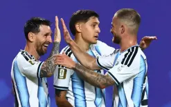 هاتريك ميسي يقود الأرجنتين لبداية نارية في كأس العالم أمام الجزائر 