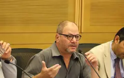 النائب عوفر كسيف يطالب بتشكيل لجنة تحقيق برلمانية في ظروف اعتقال الأسرى...