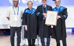 الجامعة المفتوحة تمنح البروفيسور سلمان زرقا درجة الدكتوراه الفخرية في الفلسفة