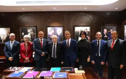 أبوغزاله يستقبل وزير الخارجية التونسي ويبحث تعزيز التعاون بين الجانبين