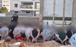 اعتقال 43 عاملا من الضفة الغربية داخل موقع بناء في كريات أونو