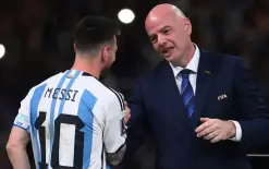 اتهامات لإنفانتينو بدعم الأرجنتين بعد 