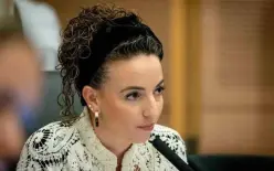 ضغوط من زوج الوزيرة عيديت سيلمان على مقربين من نتنياهو لدعمها في الانتخابات التمهيدية...