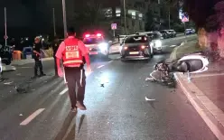 حيفا: إصابة خطيرة لراكب دراجة نارية (25 عامًا) في حادث سير ذاتي