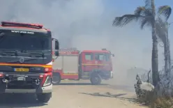 فيديو - حريق قرب منازل سكنية في يافه الناصرة وطائرات تعمل على إخماد النيران