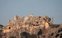 الجيش الإسرائيلي ينتظر قرار الحكومة لتفجير أنفاق قلعة شقيف جنوبي لبنان