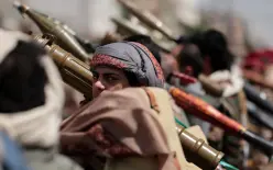  مصادر: إيران أرسلت قيادات من الحرس الثوري وعتاد صواريخ للحوثيين